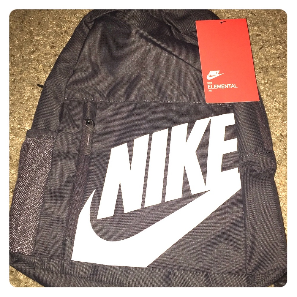 Nike elemental backpack 20L